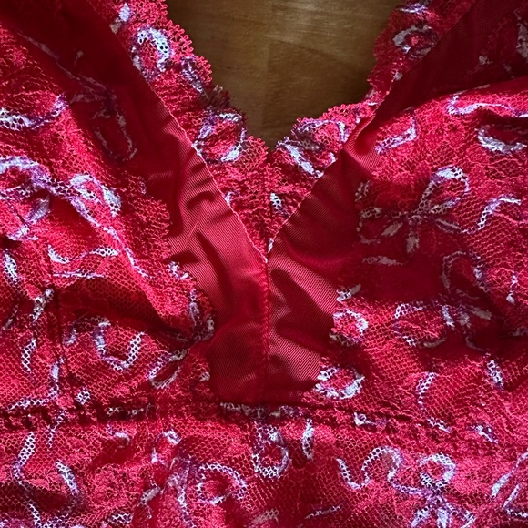 🆕 Victoria's Secret lipstick Bows Curvy Scarlet Lace Bralette - Picture 3 of 9